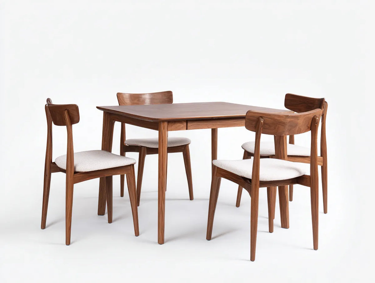 Esszimmer Tisch- und Stuhlset aus Holz 180×140×82 cm – Braun Beige – kompakte Essgruppe